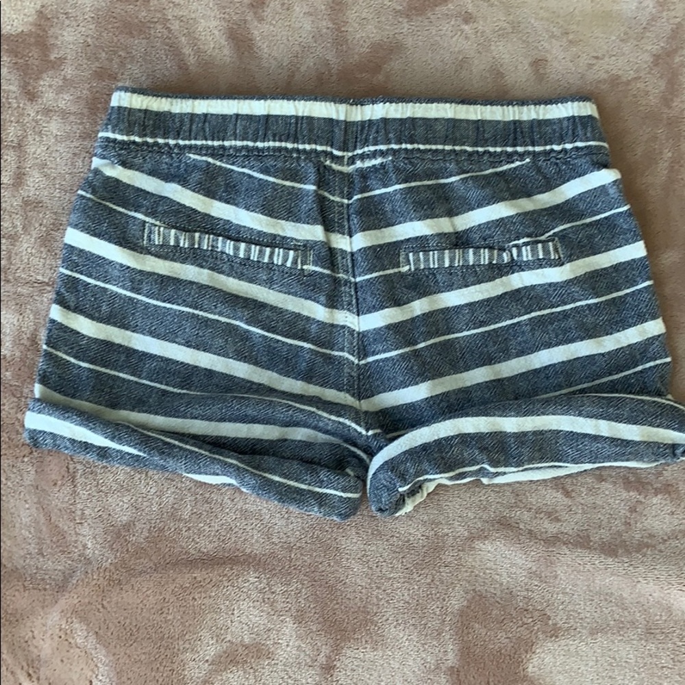 Patterned shorts - Picture 2 of 2